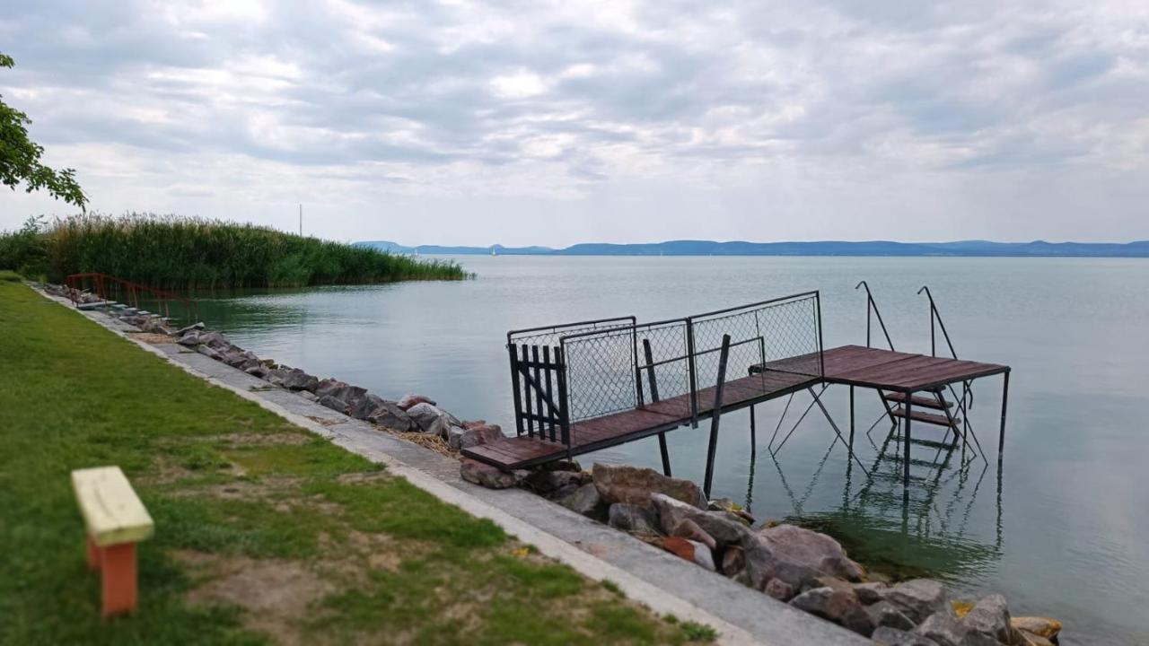 Traumlage Direkt Am See บาลาตอนเซเมช ภายนอก รูปภาพ